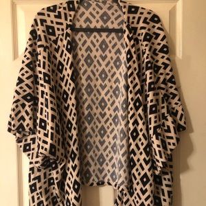 🌟SOLD🌟Francesca’s Winter Kimono